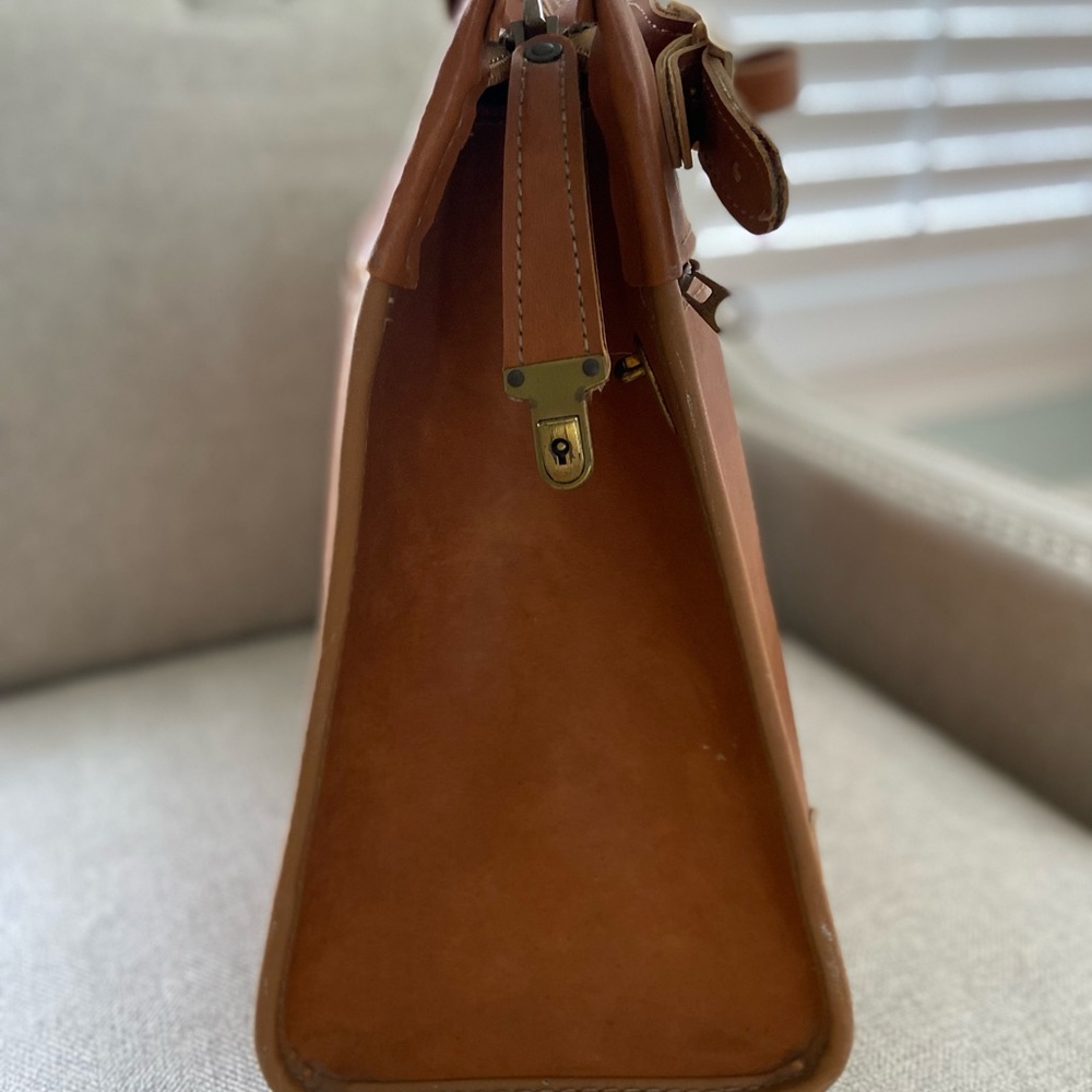 Hartmann Leather-Look Lined
Weekender Tote Brief Case Adjustable Straps CLASSIC! - Picture 4 of 13